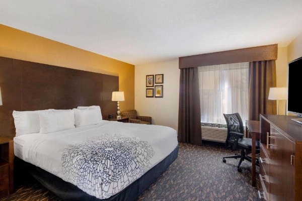 La Quinta Inn & Suites by Wyndham Hayward Oakland Airport image 12